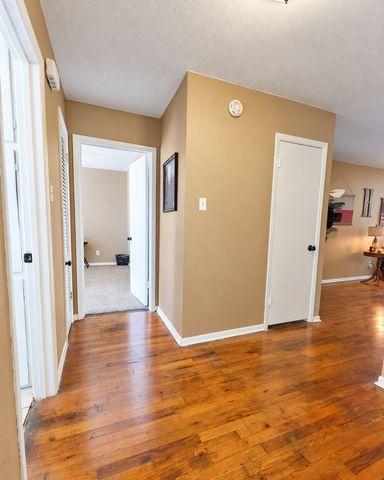 800 Kerry Lane, Azle, TX 76020