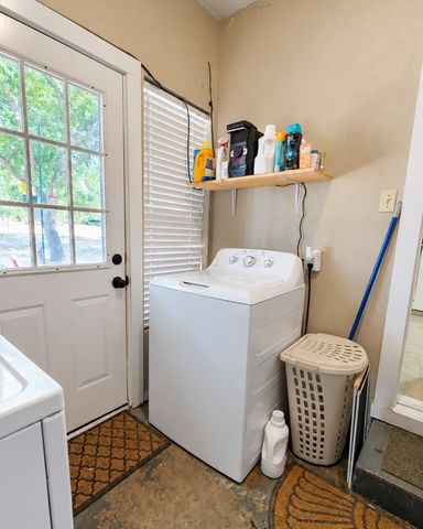800 Kerry Lane, Azle, TX 76020