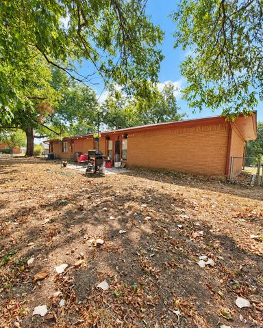 800 Kerry Lane, Azle, TX 76020