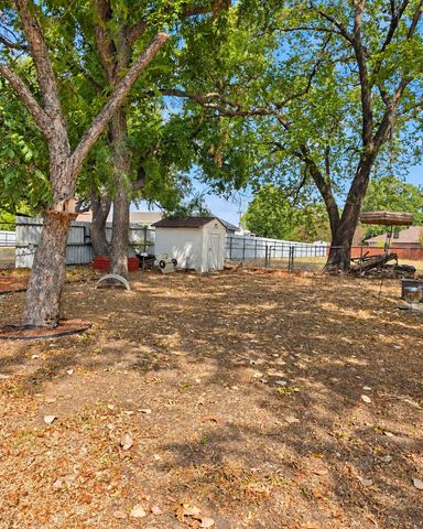 800 Kerry Lane, Azle, TX 76020
