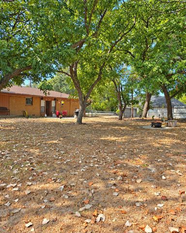 800 Kerry Lane, Azle, TX 76020