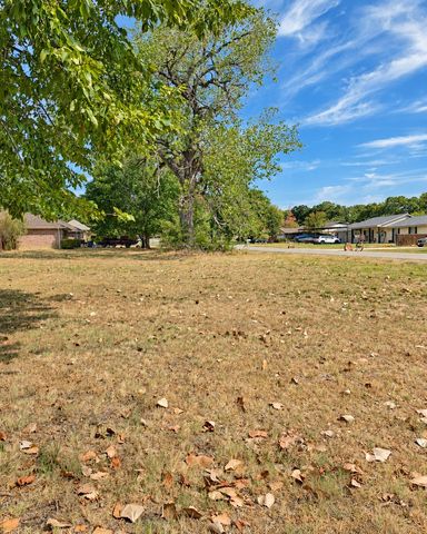 800 Kerry Lane, Azle, TX 76020