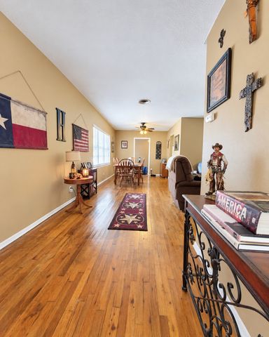 800 Kerry Lane, Azle, TX 76020