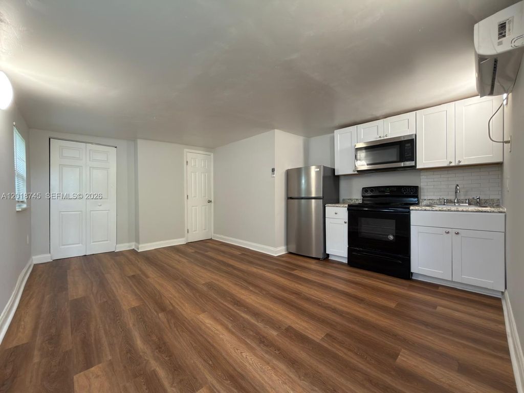 10335 NW 2nd Ct 3, Miami, FL 33150