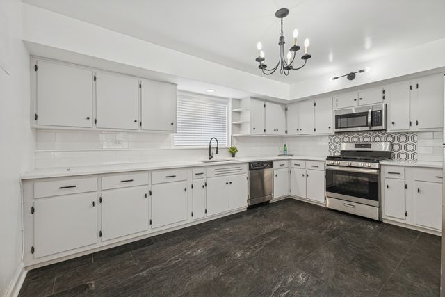 10454 S Claremont Avenue 1, Chicago, IL 60643