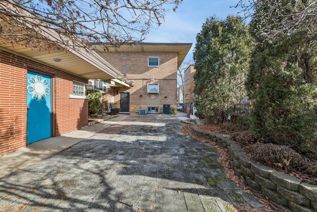 10454 S Claremont Avenue 1, Chicago, IL 60643