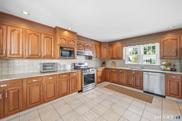 136 Chatham Road, Fairfield, CT 06825