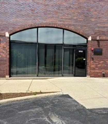 1910 E Devon Avenue, Elk Grove Village, IL 60007