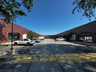 1910 E Devon Avenue, Elk Grove Village, IL 60007