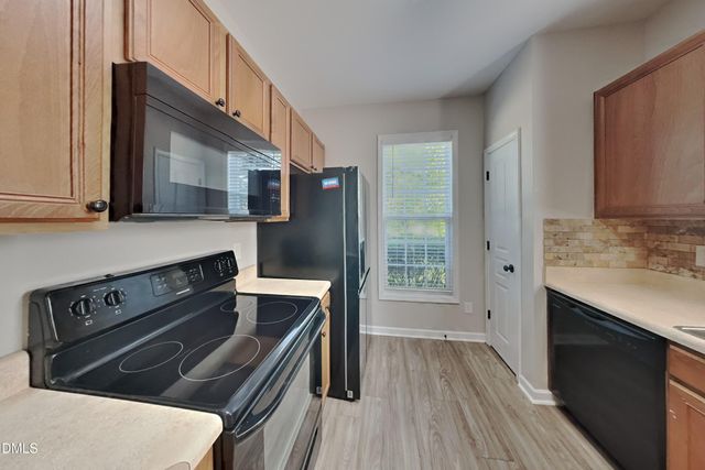 557 Mccarthy Drive, Clayton, NC 27527