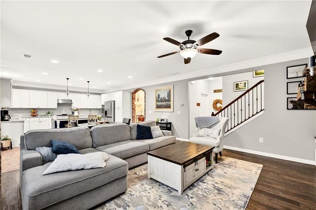 181 Marlow Drive, Woodstock, GA 30188