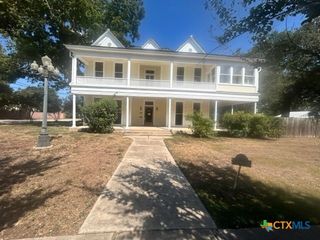 605 Saint Matthew Street, Gonzales, TX 78629