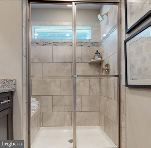 304 SWEETBAY RD, Essex, MD 21221