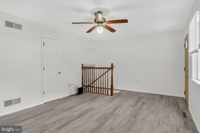 4761 LAWNTARA ST, Harrisburg, PA 17111