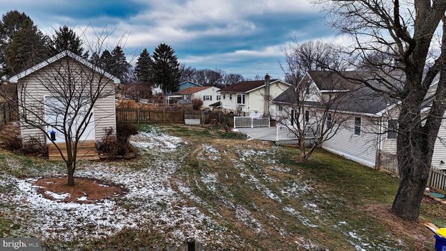 4761 LAWNTARA ST, Harrisburg, PA 17111