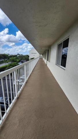 3146 Via Poinciana 414, Lake Worth, FL 33467