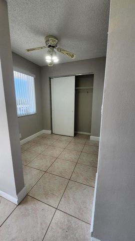 3146 Via Poinciana 414, Lake Worth, FL 33467