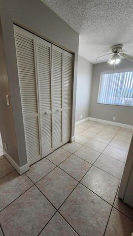 3146 Via Poinciana 414, Lake Worth, FL 33467