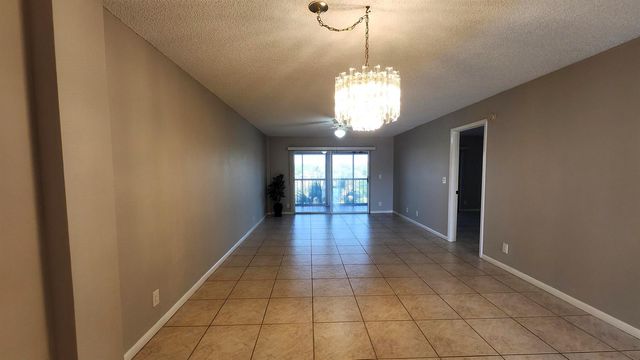 3146 Via Poinciana 414, Lake Worth, FL 33467