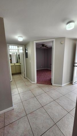 3146 Via Poinciana 414, Lake Worth, FL 33467