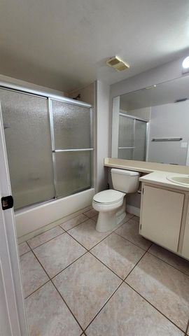 3146 Via Poinciana 414, Lake Worth, FL 33467