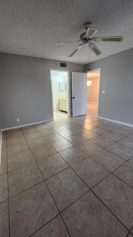 3146 Via Poinciana 414, Lake Worth, FL 33467