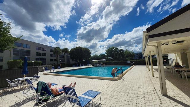 3146 Via Poinciana 414, Lake Worth, FL 33467