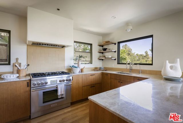 544 Dove Drive, Los Angeles, CA 90065