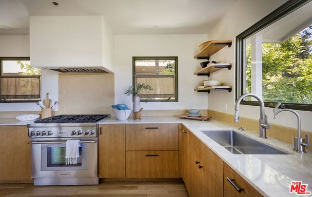 544 Dove Drive, Los Angeles, CA 90065