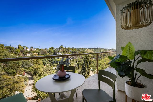 544 Dove Drive, Los Angeles, CA 90065