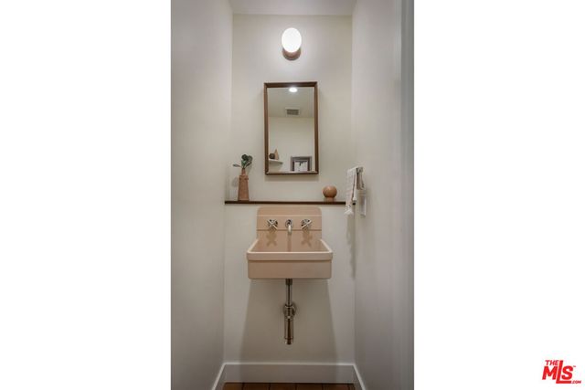 544 Dove Drive, Los Angeles, CA 90065