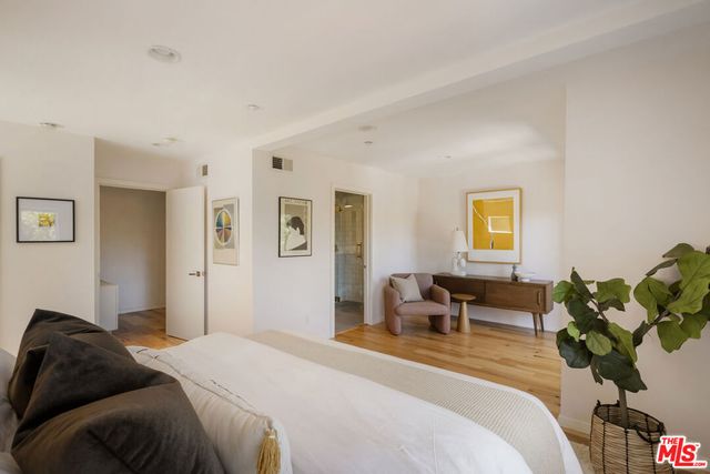 544 Dove Drive, Los Angeles, CA 90065