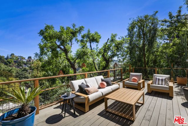 544 Dove Drive, Los Angeles, CA 90065