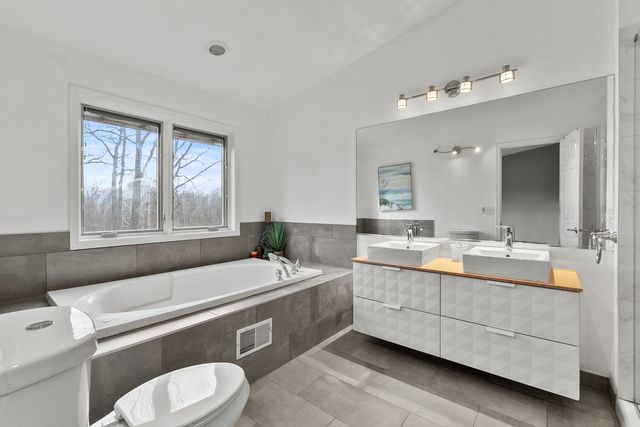 217 Winding Trails Drive, Willow Springs, IL 60480