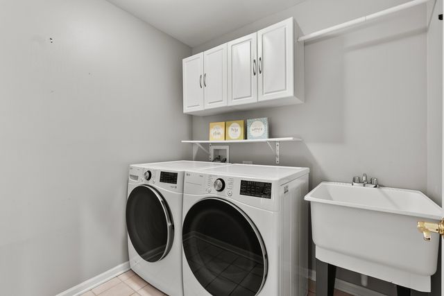 217 Winding Trails Drive, Willow Springs, IL 60480