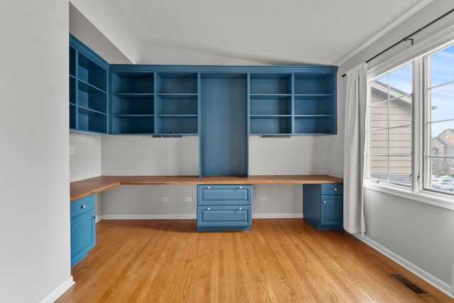 217 Winding Trails Drive, Willow Springs, IL 60480