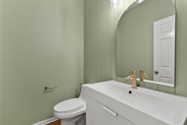 217 Winding Trails Drive, Willow Springs, IL 60480