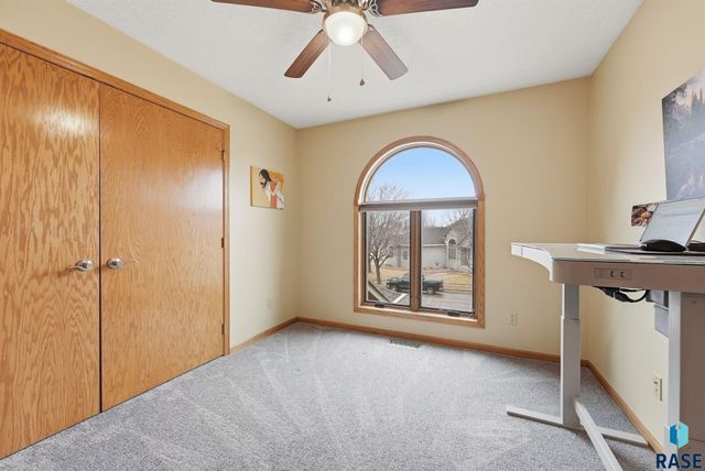 801 E Inverness Dr Drive, Sioux Falls, SD 57108