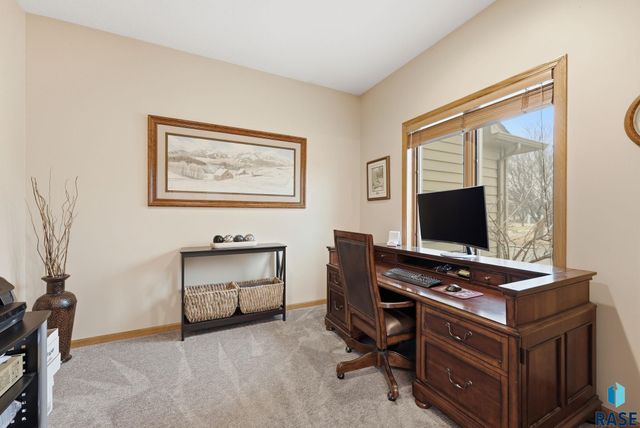 801 E Inverness Dr Drive, Sioux Falls, SD 57108