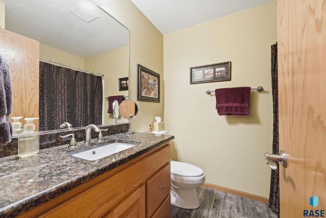 801 E Inverness Dr Drive, Sioux Falls, SD 57108