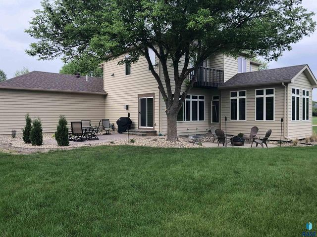 801 E Inverness Dr Drive, Sioux Falls, SD 57108