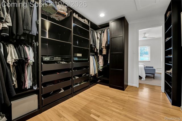 17234 Birwood Avenue, Beverly Hills Village, MI 48025