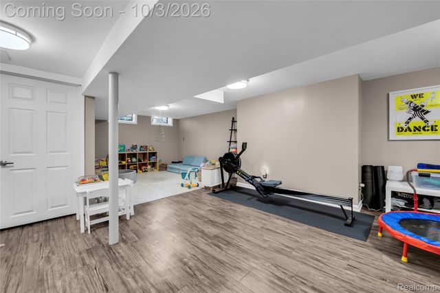 17234 Birwood Avenue, Beverly Hills Village, MI 48025