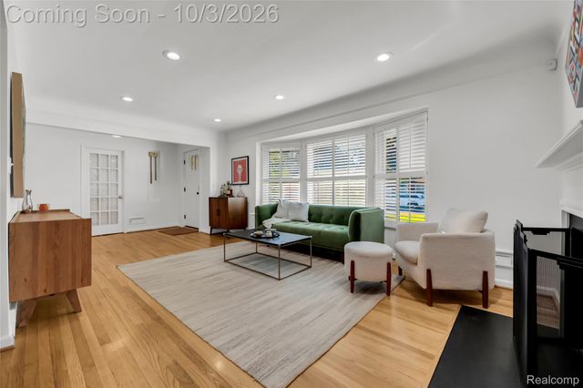 17234 Birwood Avenue, Beverly Hills Village, MI 48025
