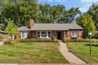 17234 Birwood Avenue, Beverly Hills Village, MI 48025