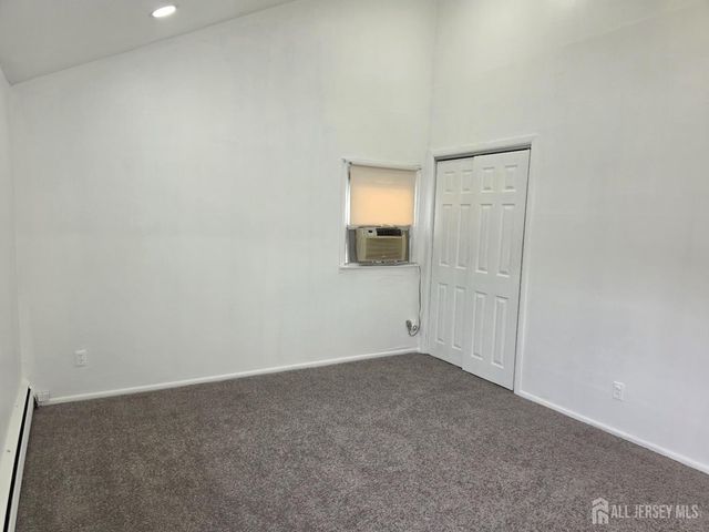 9 FLORENCE Drive, Parlin, NJ 08859