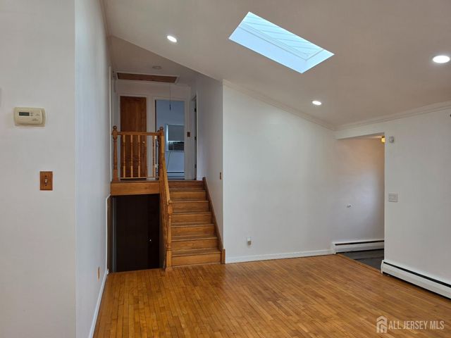 9 FLORENCE Drive, Parlin, NJ 08859