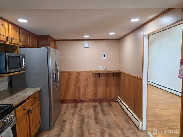 9 FLORENCE Drive, Parlin, NJ 08859