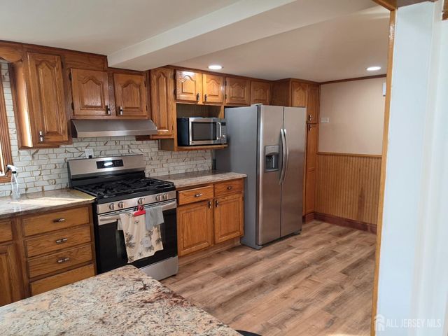 9 FLORENCE Drive, Parlin, NJ 08859