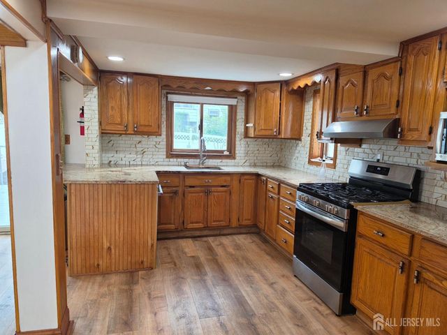 9 FLORENCE Drive, Parlin, NJ 08859
